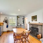 Quaint Woodstock Escape - 2 Mi To Tinker St!