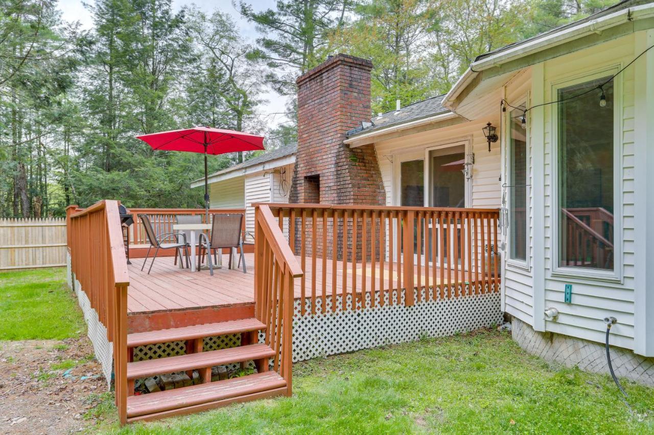 Holiday home Charming Swan With Deck!