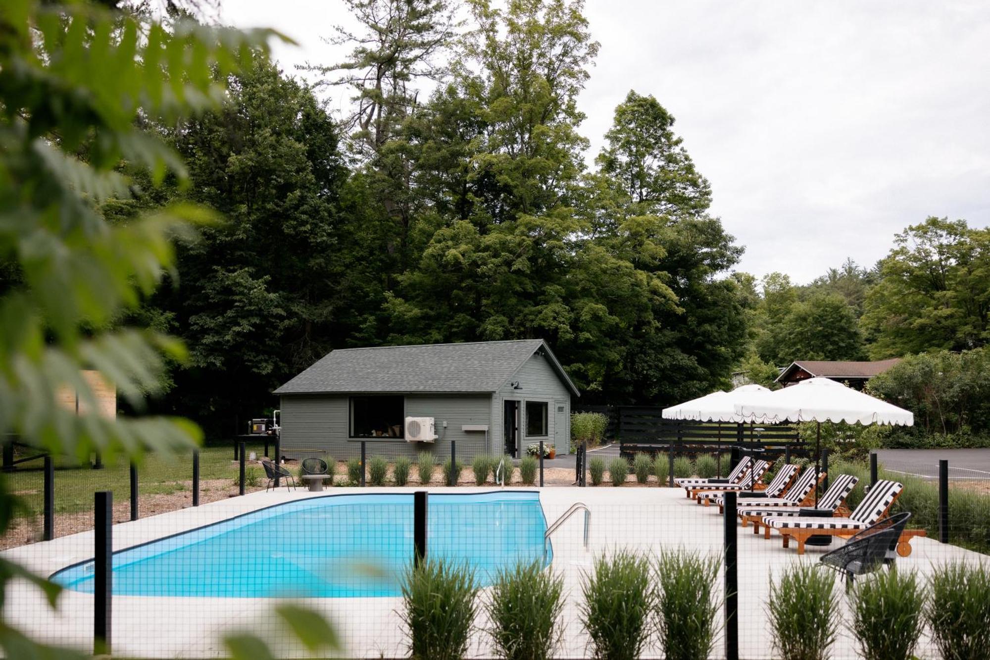 The Bend Phoenicia