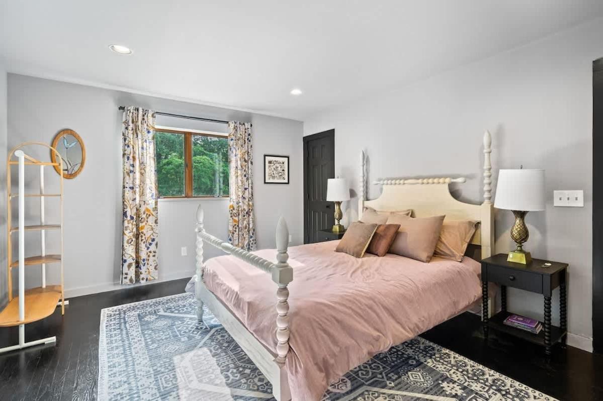 Catskill Estate Epic Views Hot Tub Holiday home Kingston