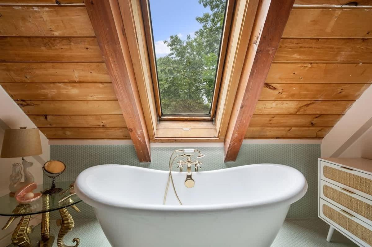 Catskill Estate Epic Views Hot Tub * Kingston