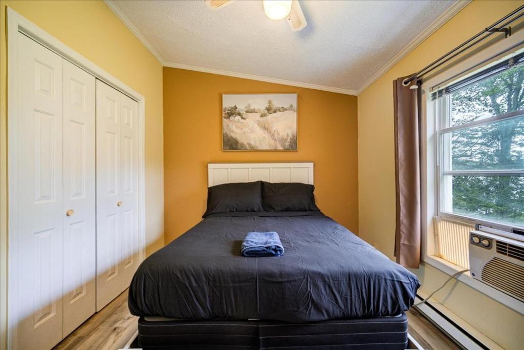 Holiday home Catskills Lakefront With Hot Tub, Sauna And Theater