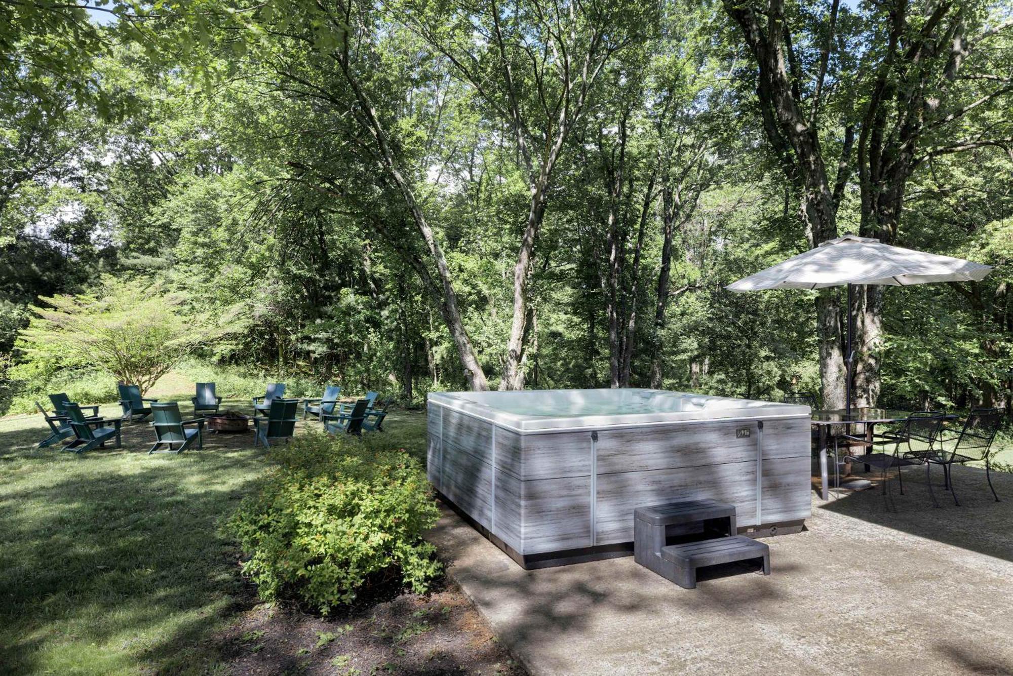 Catskill Estate Epic Views Hot Tub Holiday home