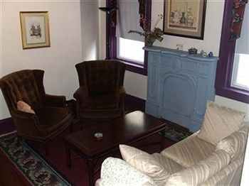 The At Tamayo Hotel