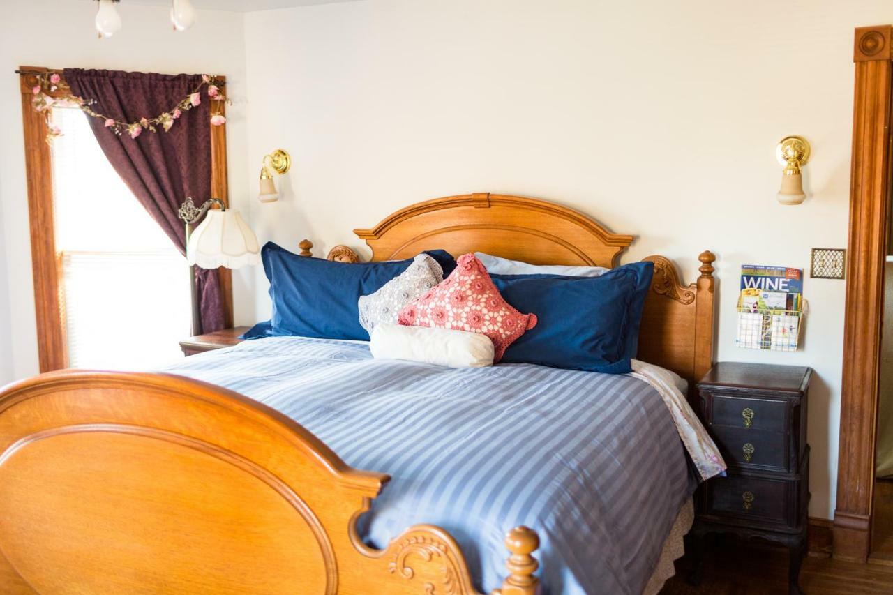 Antique Rose Hotel 3*