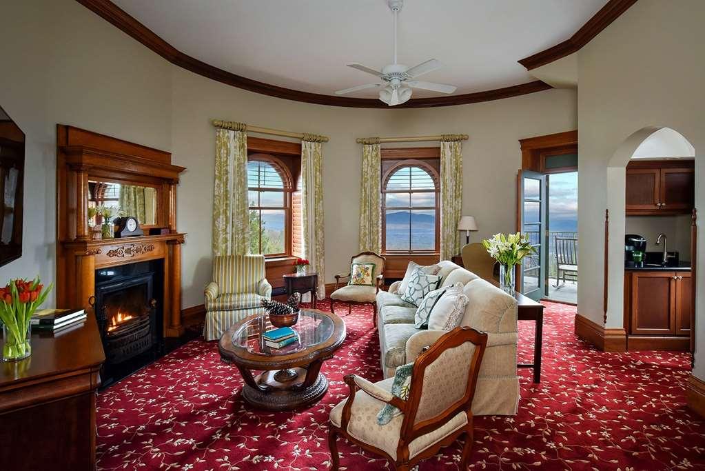 Mohonk Mountain House 4*