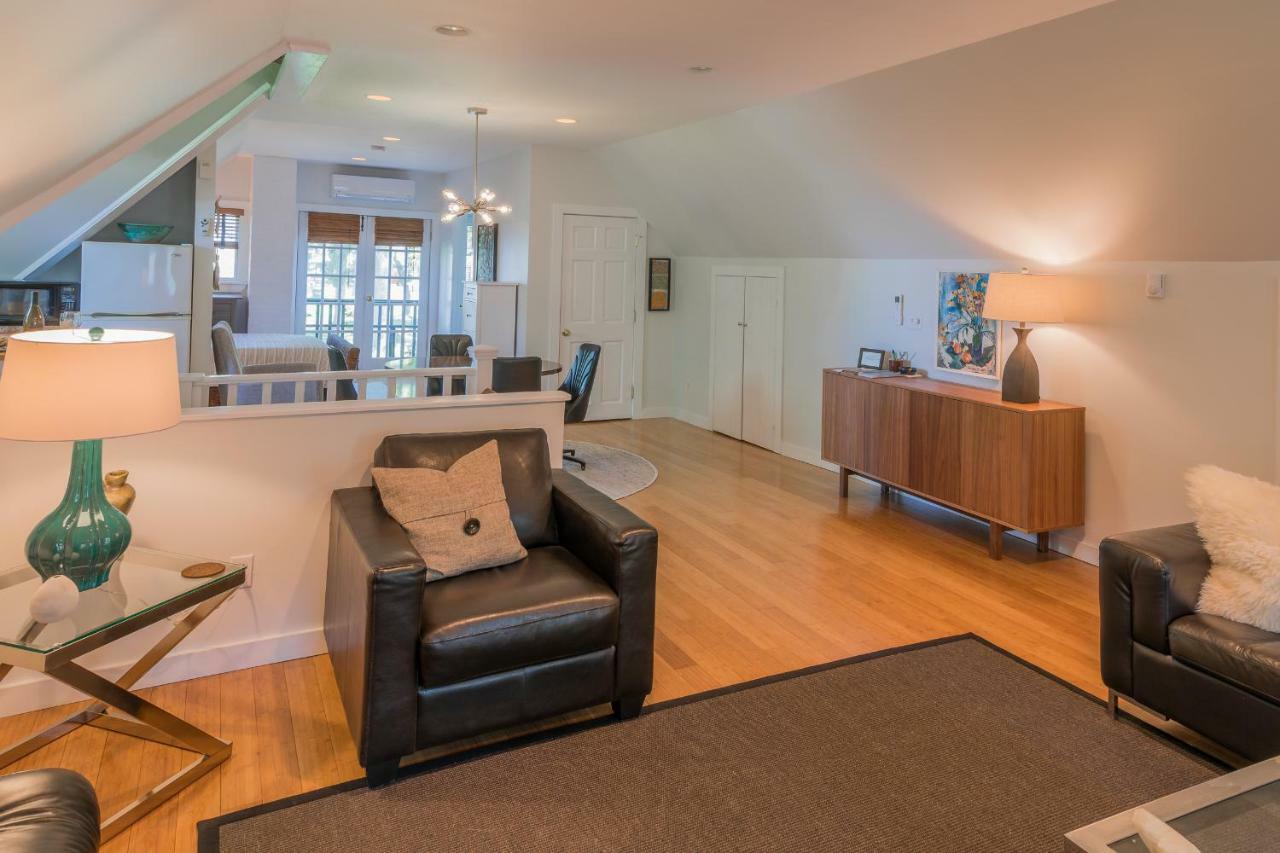 The Carriage House Loft Apartment Kingston