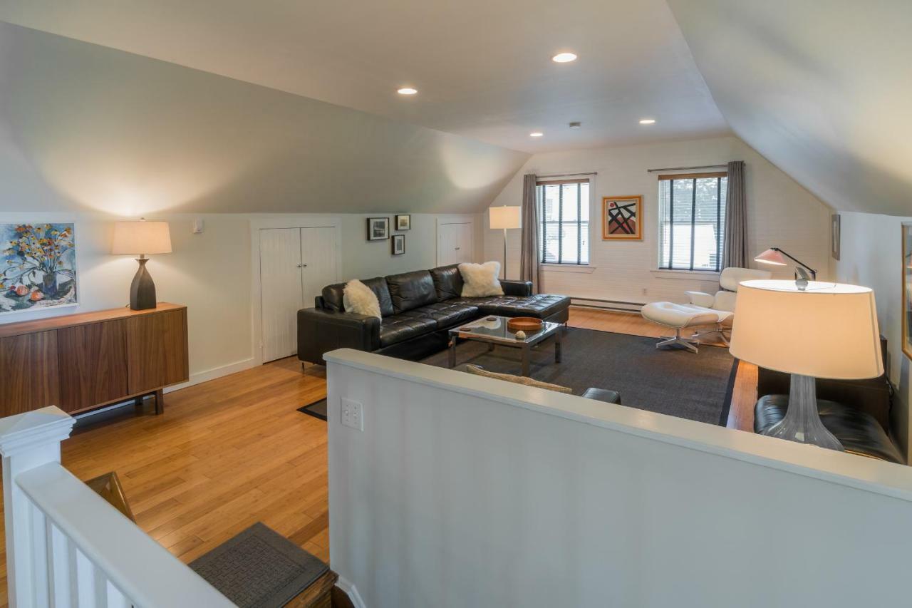 The Carriage House Loft Apartment Kingston